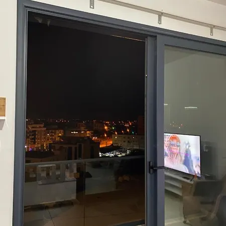 Magusanin En Merkezi Konumda Lux Rezidans Dairesi *